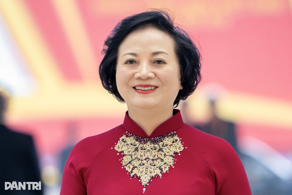 Chính phủ có 6 Phó Thủ tướng, gồm 3 Ủy viên Bộ Chính trị, Ban Bí thư - 4