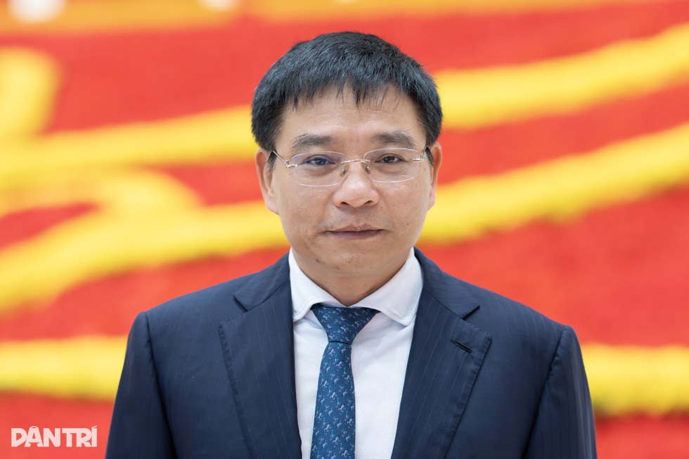 Chính phủ có 6 Phó Thủ tướng, gồm 3 Ủy viên Bộ Chính trị, Ban Bí thư - 5