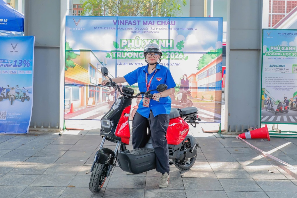 VinFast Amio: Xe máy điện cho học sinh và người nội trợ - 2