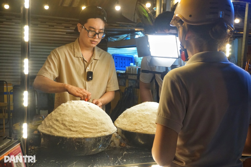 Trứng cút ủ muối bán 3.000 quả/ngày ở TPHCM: Cầu kỳ, vị như trứng luộc? - 4