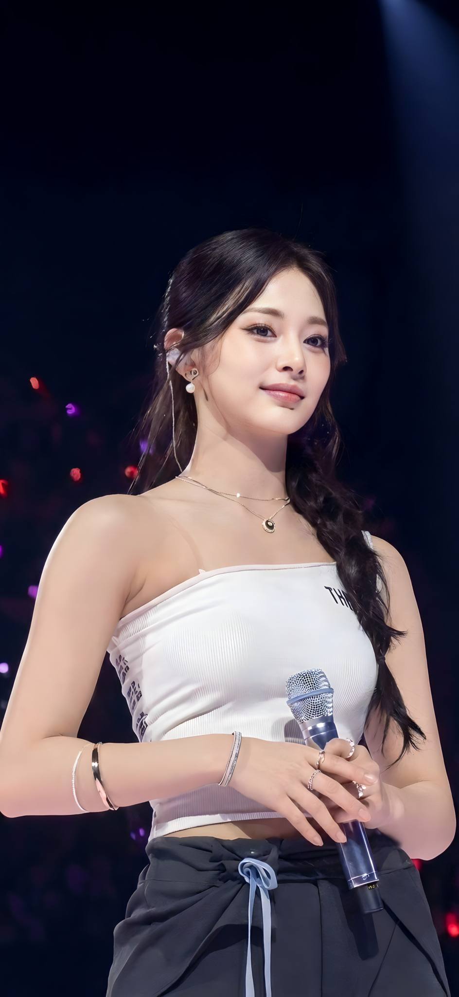 Ngoại hình gây choáng của mỹ nhân 11 lần lọt top đẹp nhất thế giới, nhan sắc 