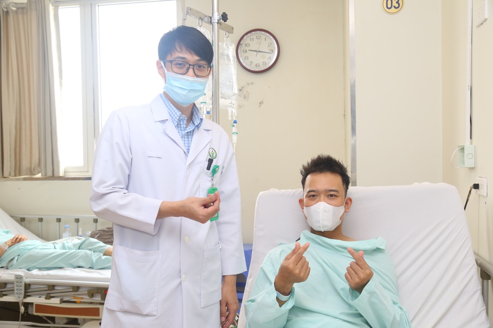 Mẹ cô gái người Anh xúc động gặp lại con trong hình hài người Việt - 5