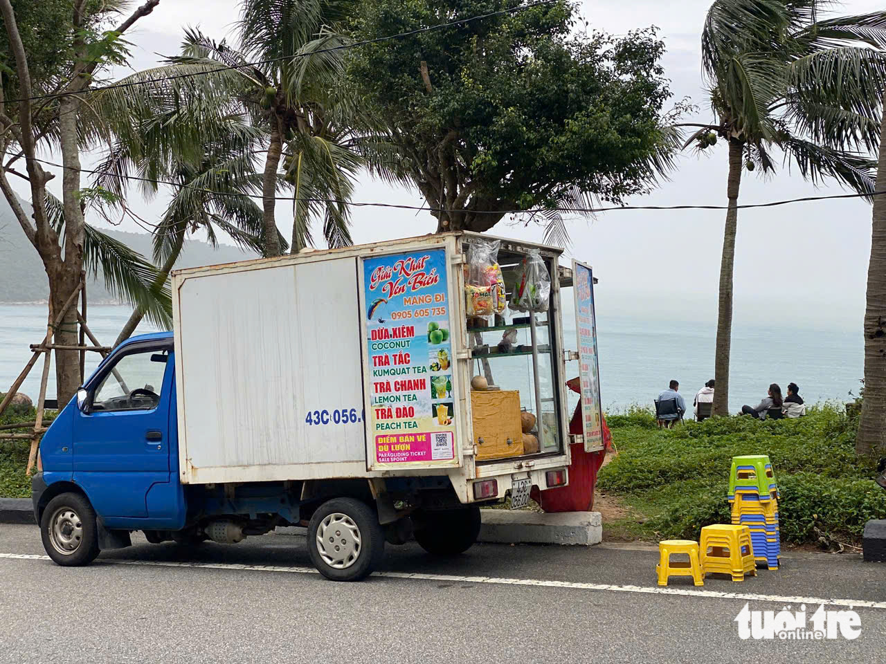 Xác minh clip người phụ nữ quăng ghế xuống vực ở bán đảo Sơn Trà 3 Xác minh clip người phụ nữ quăng ghế xuống vực ở bán đảo Sơn Trà - Ảnh 3.