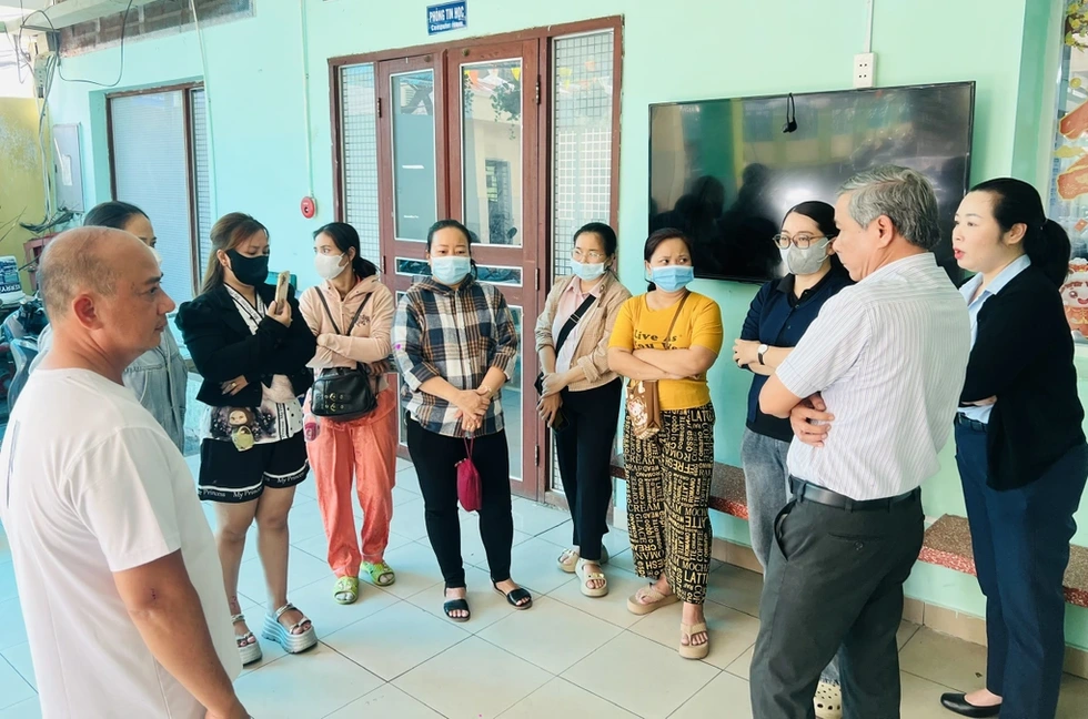 Kiểm tra suất ăn học đường chỉ nhìn, ngửi, sờ: Làm sao biết thịt bẩn? - 3