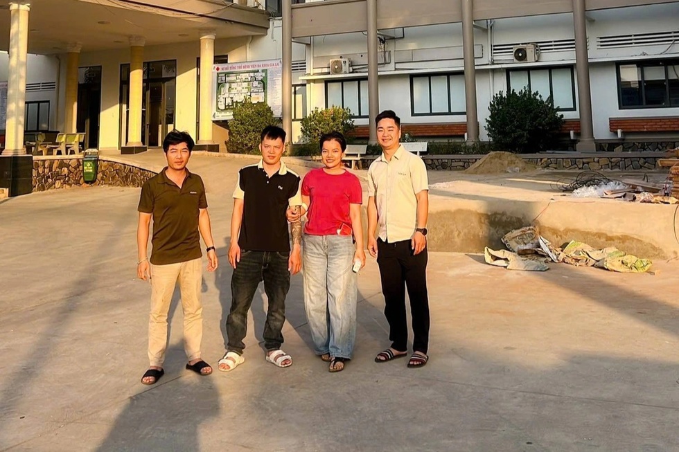 Cuộc gọi lúc nửa đêm và hành trình 300km trả nợ ân tình của người phụ nữ - 4