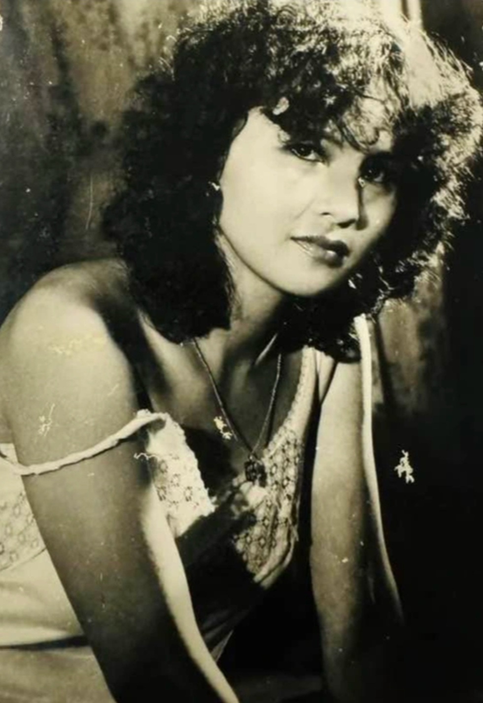 Mỹ nhân Hoàng Cúc tuổi 71 vẫn sành điệu, hé lộ mối quan hệ với con dâu - 3