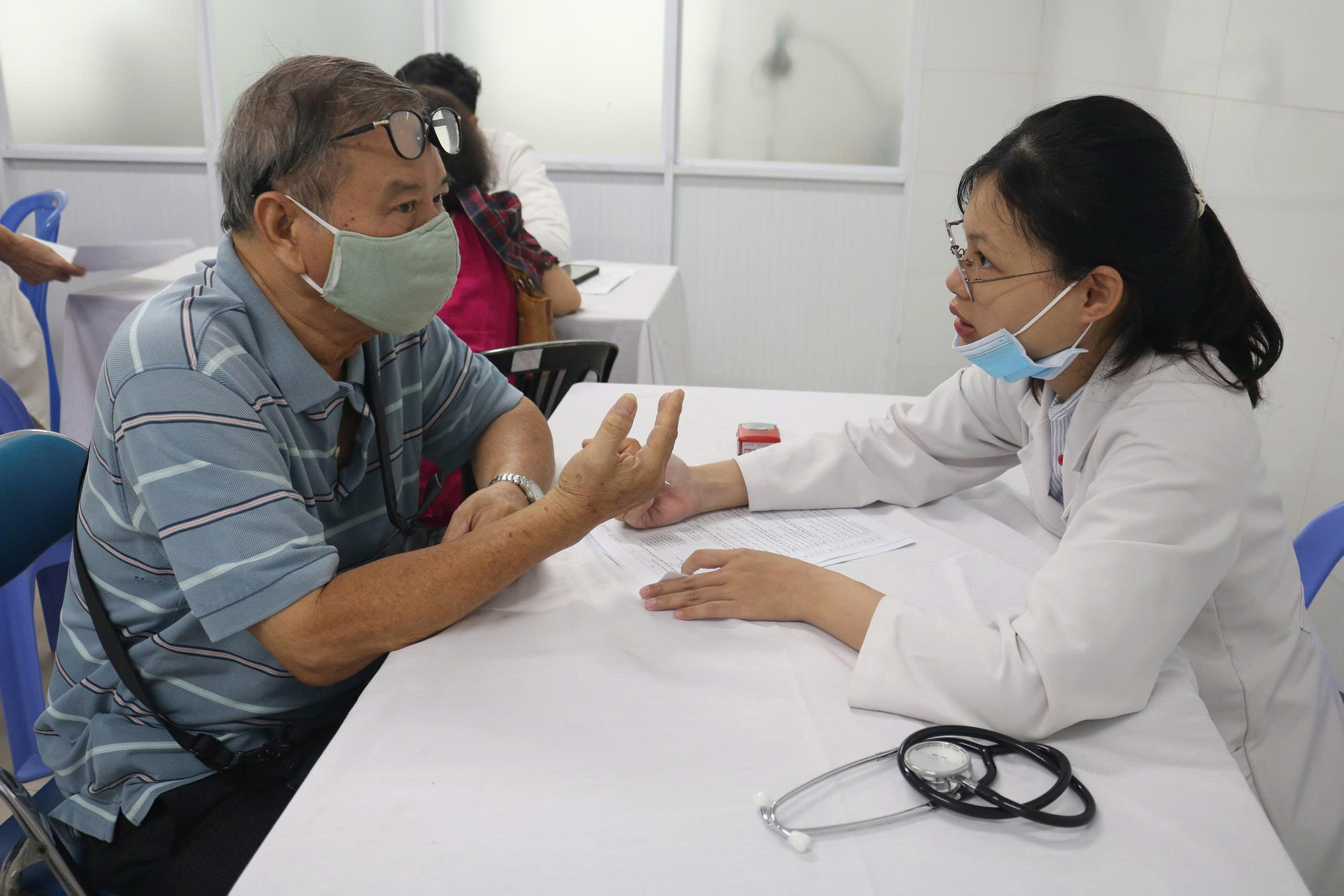 HĐND TP.HCM lưu ý tránh chồng chéo khi xây dựng chính sách y tế mới 2 HĐND TP.HCM lưu ý tránh chồng chéo khi xây dựng chính sách y tế mới - Ảnh 2.