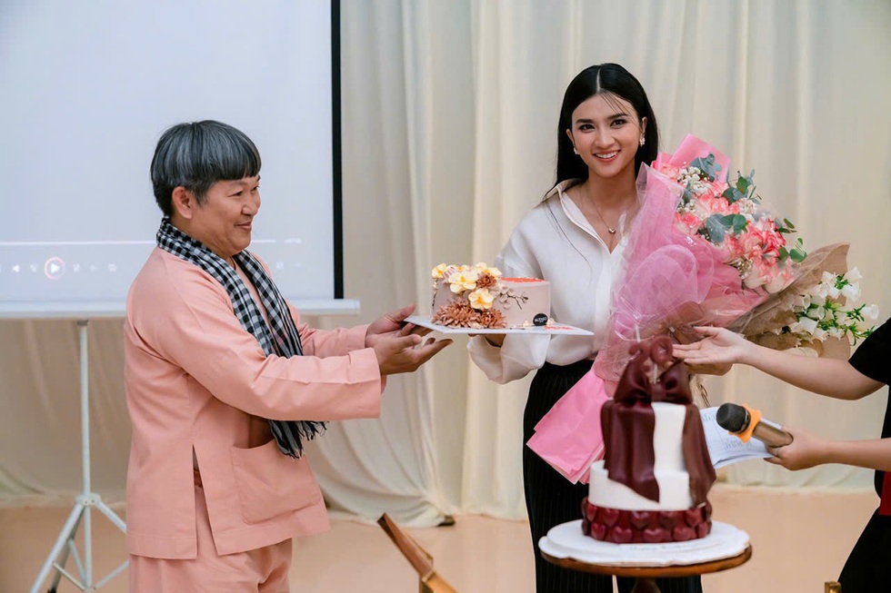 NSƯT Kim Tuyến nói về 19 năm làm mẹ đơn thân: Tôi không giấu con - 6