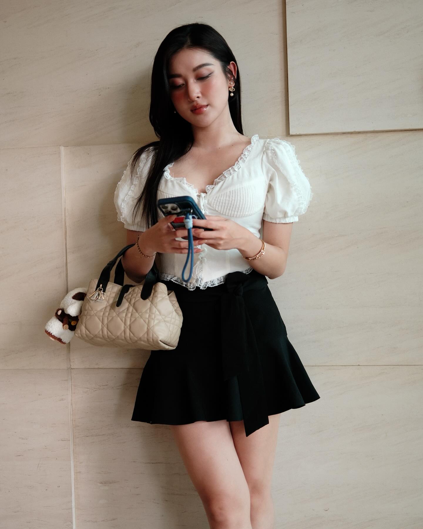 Thái độ mới nhất của Á hậu Huyền My giữa lúc bị tấn công vì đôi giày bẩn giá 2 triệu- Ảnh 3.