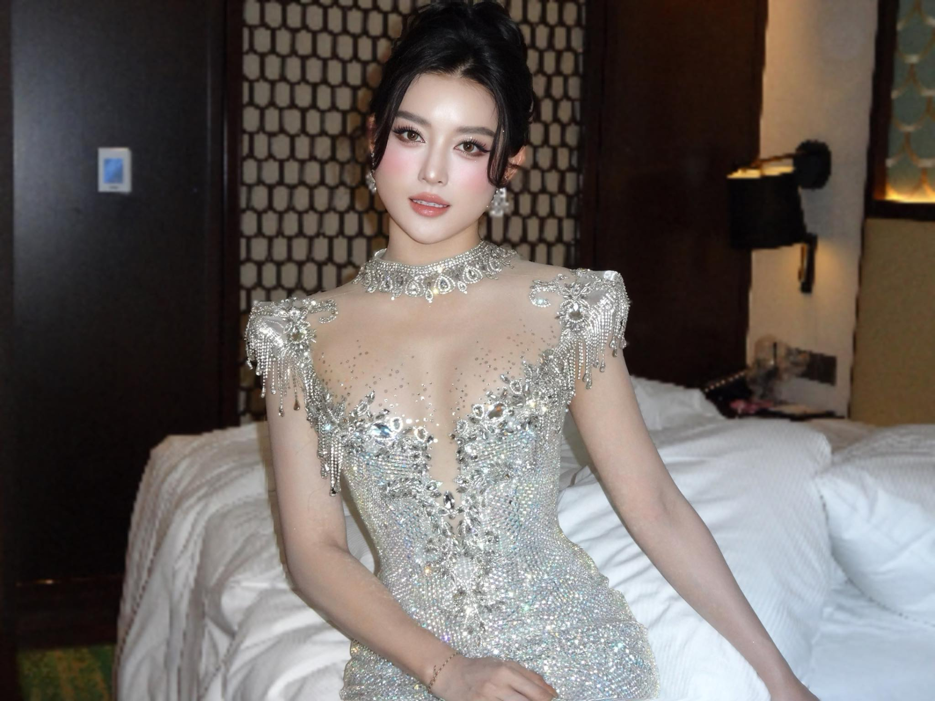 Thái độ mới nhất của Á hậu Huyền My giữa lúc bị tấn công vì đôi giày bẩn giá 2 triệu- Ảnh 5.