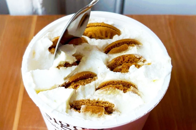 Món tráng miệng Nữ hoàng Anh yêu thích gây bão mạng 3 Món cheesecake có bánh quy và sữa chua Hy Lạp đang hot trên TikTok. Ảnh minh họa: Food & Wine / Merlyn Miller