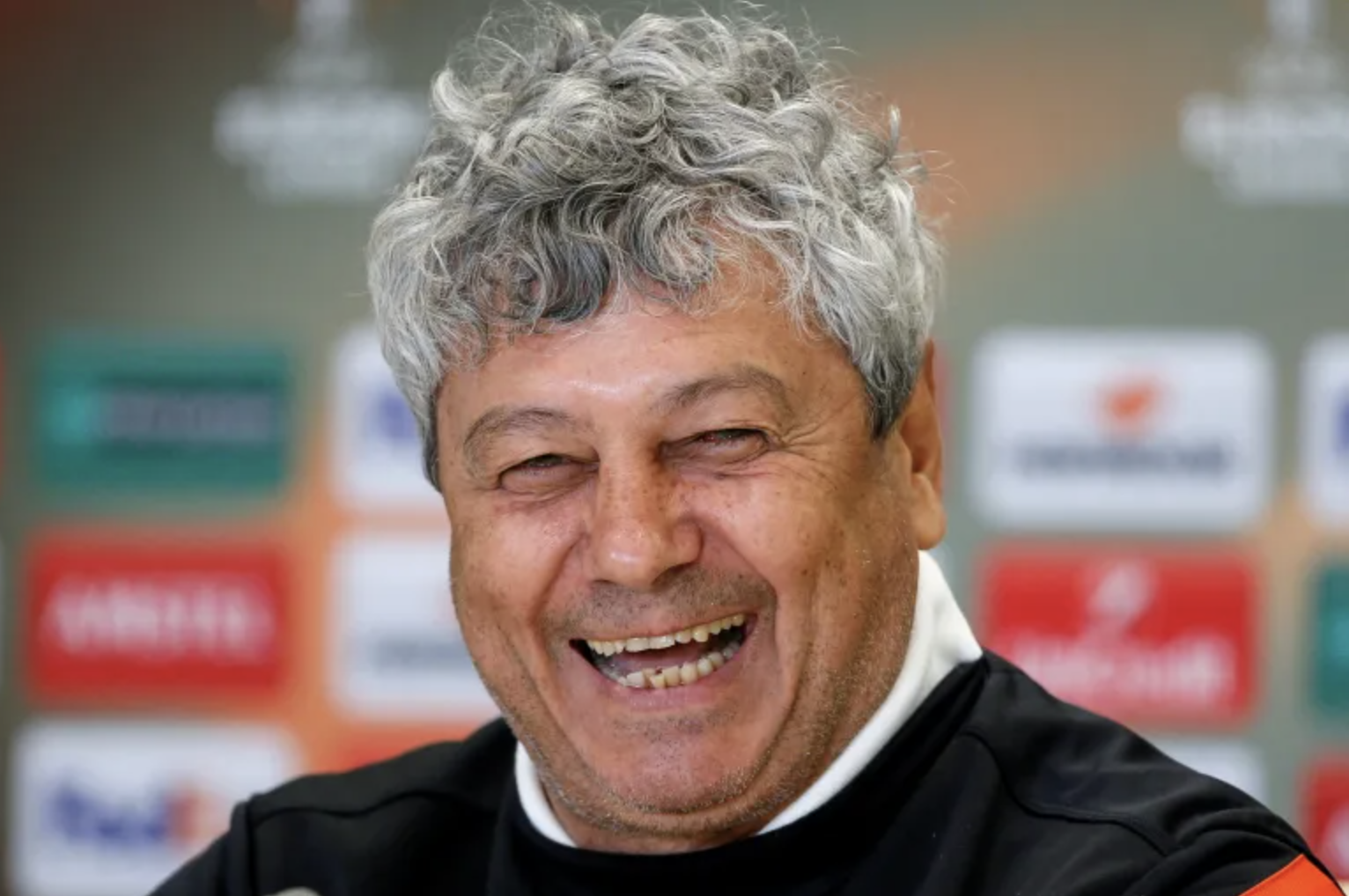 Bóng đá Romania tiếc thương "phù thủy" Mircea Lucescu 3 Bóng đá Romania tiếc thương