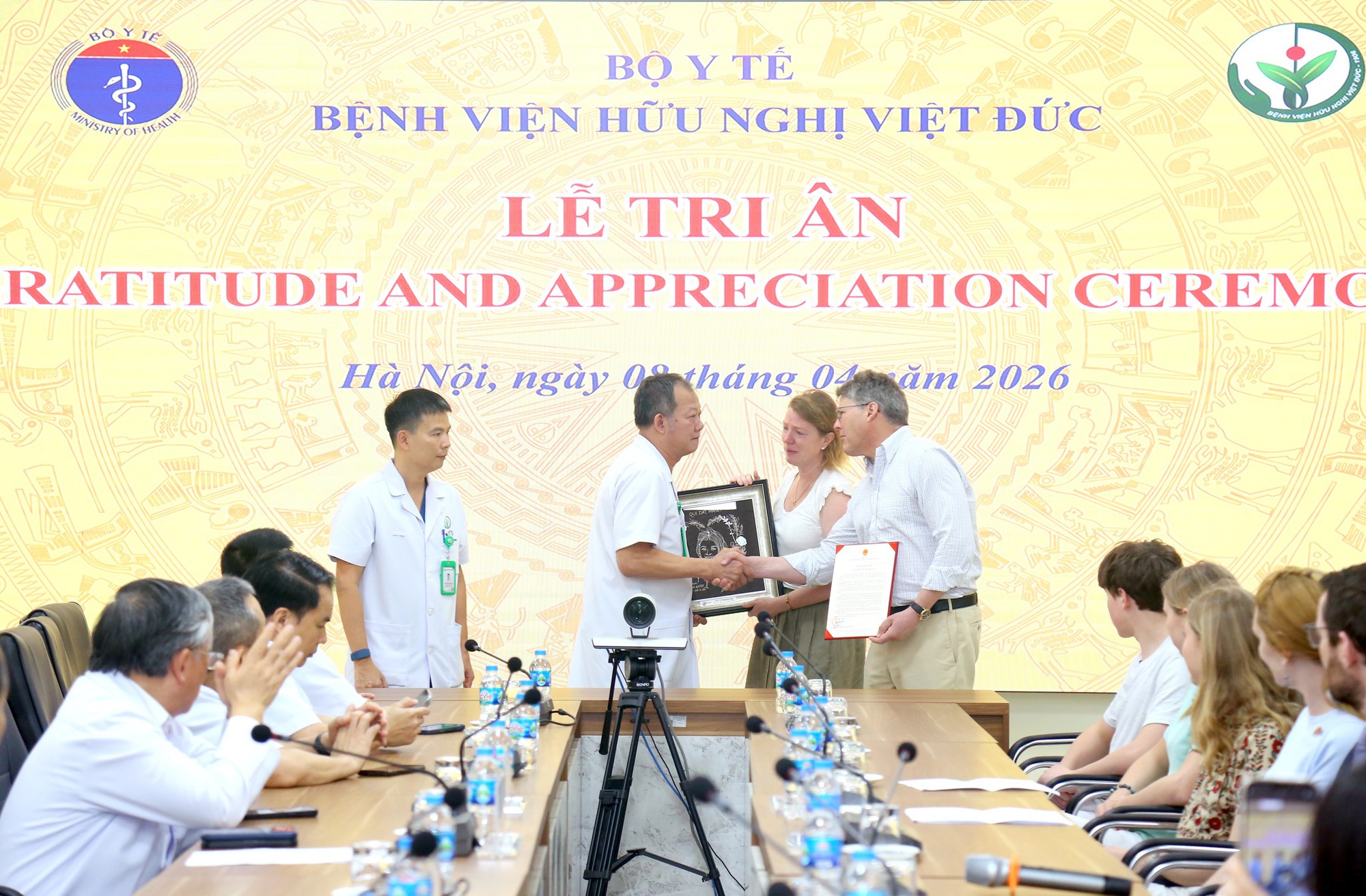 Cô gái Anh 19 tuổi hiến tạng cứu 3 người Việt là con giám đốc tập đoàn xây dựng lớn 3 1775658520 802 Co gai Anh 19 tuoi hien tang cuu 3 nguoi