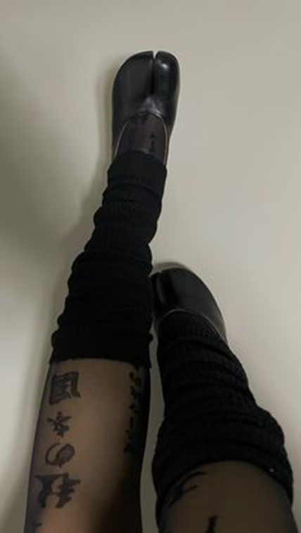 Tabi: Giày móng bò móng ngựa ngày càng nhiều người đi là kiểu giày gì?- Ảnh 3.