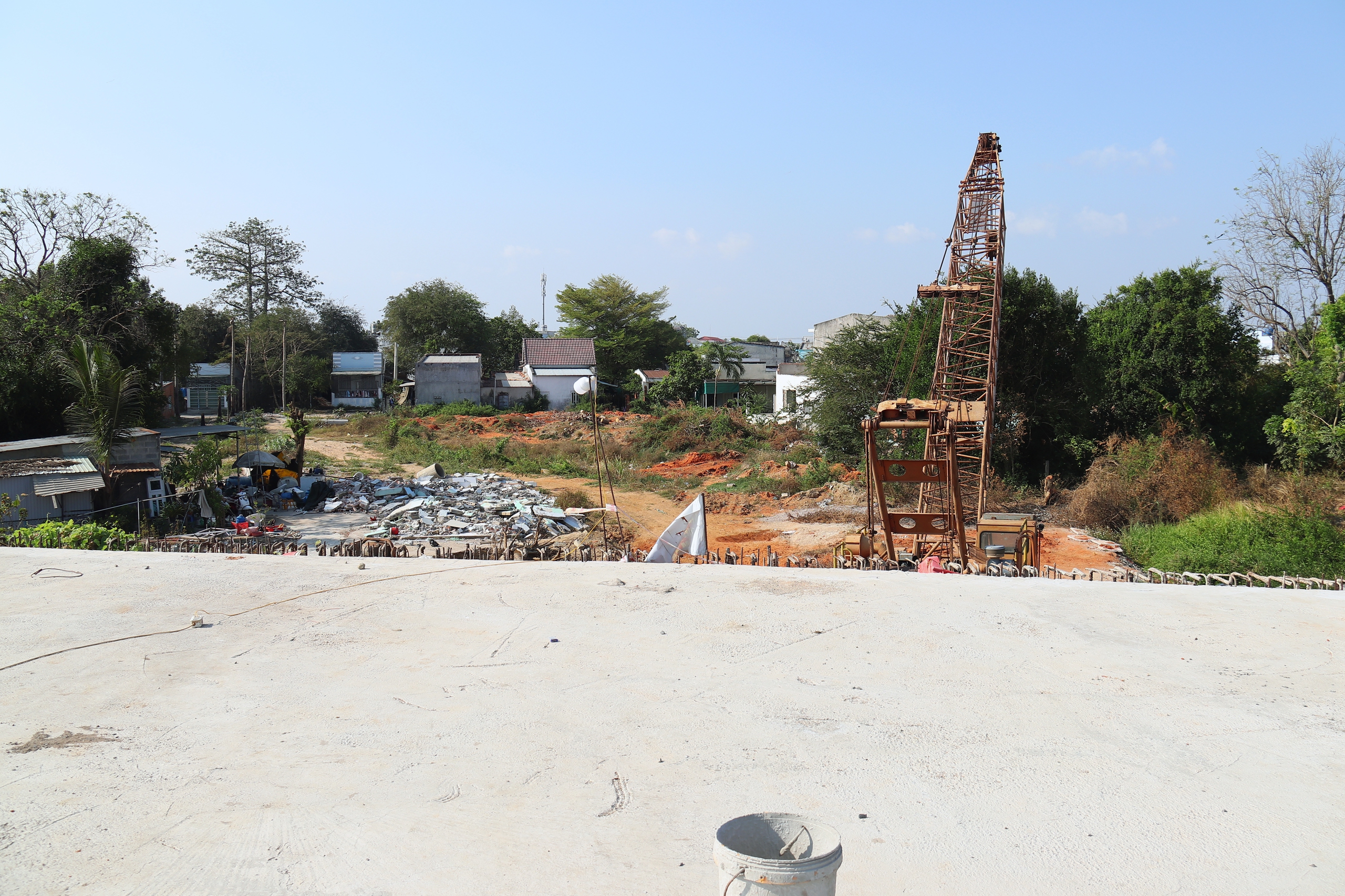 Cầu Văn Thánh bắc qua sông Cà Ty: Vì sao phải xây từ giữa sông? - Ảnh 3.