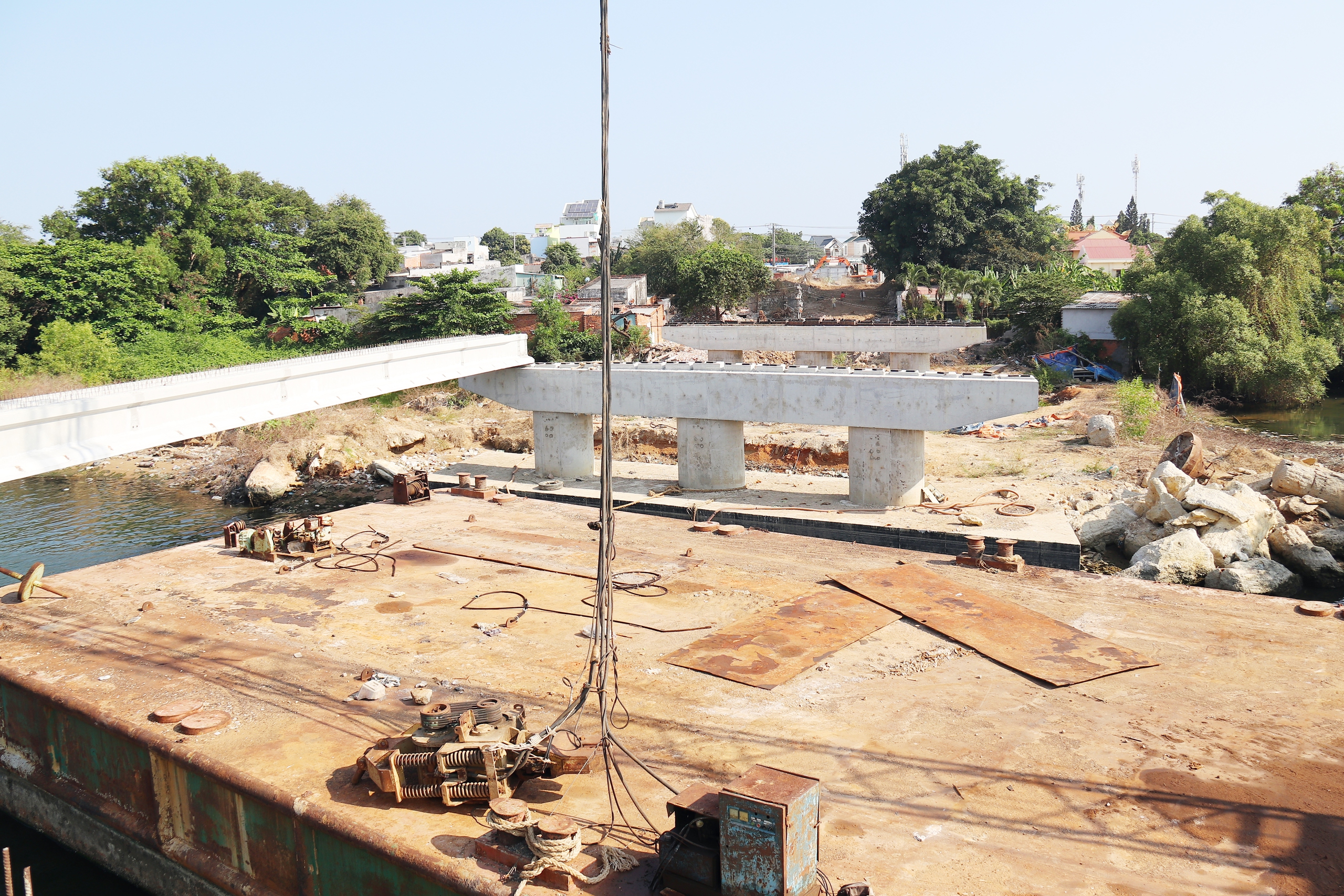 Cầu Văn Thánh bắc qua sông Cà Ty: Vì sao phải xây từ giữa sông? - Ảnh 5.