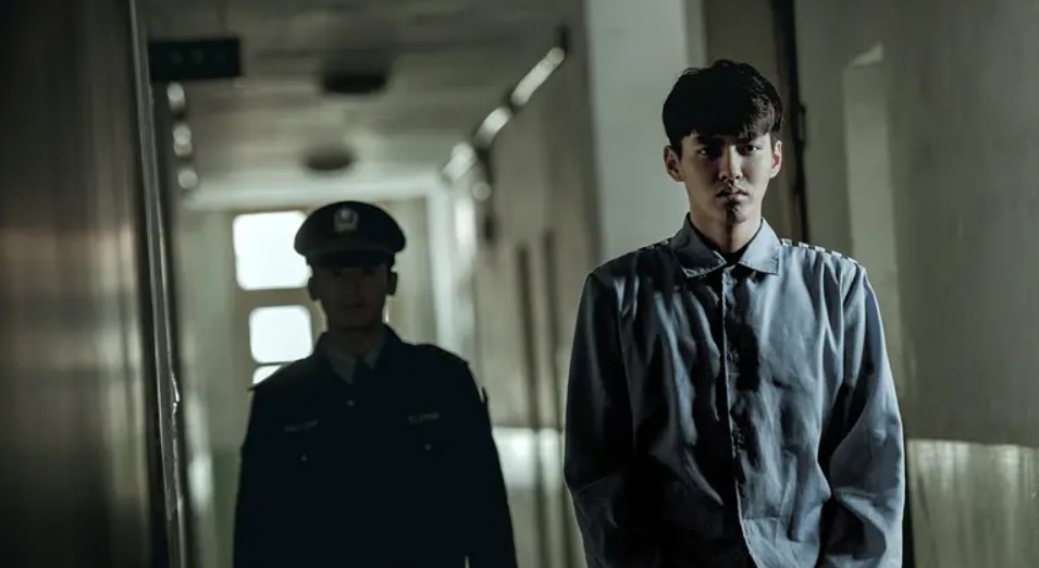 Cuộc sống trong tù của Ngô Diệc Phàm: Tắm nước lạnh suốt 4 mùa, cắt móng tay cũng phải đợi 