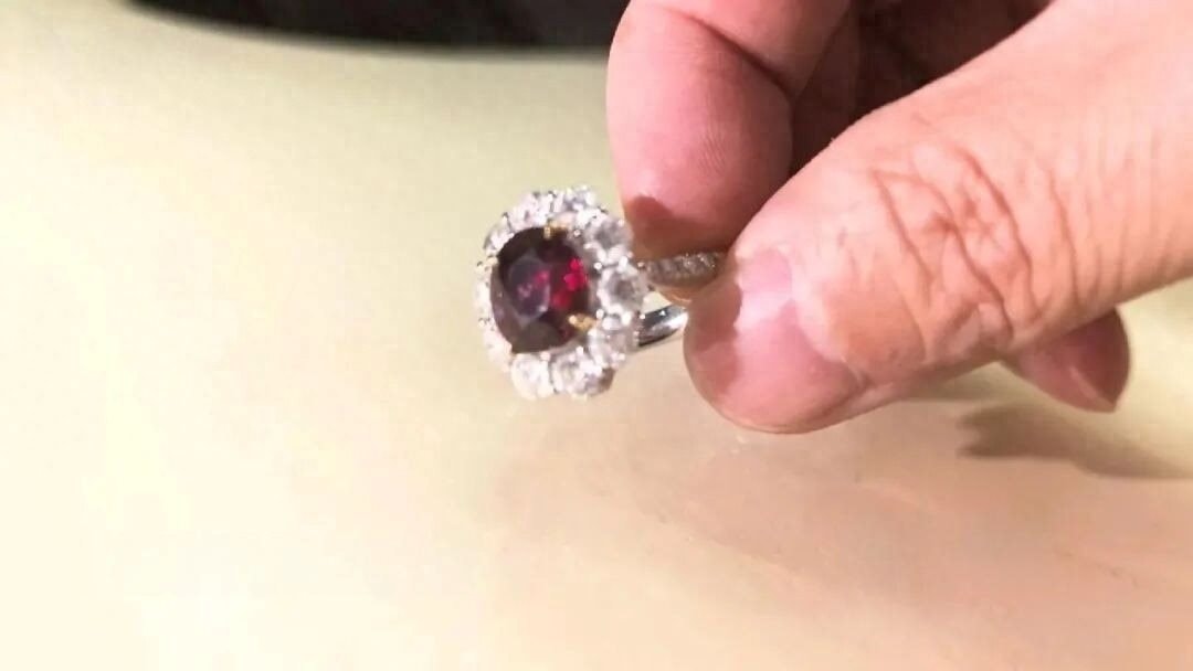 Mua trang sức 750 triệu đồng được giảm giá còn 110 triệu, khách bị chủ tiệm vàng kiện để đòi lại: Tòa án phán quyết bất ngờ- Ảnh 2.