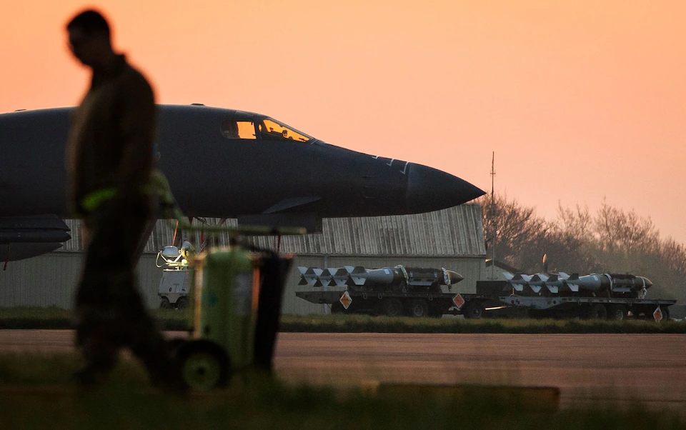 Gặp Tổng thư ký Rutte, Tổng thống Mỹ nhắc việc rút khỏi NATO - Ảnh 2.