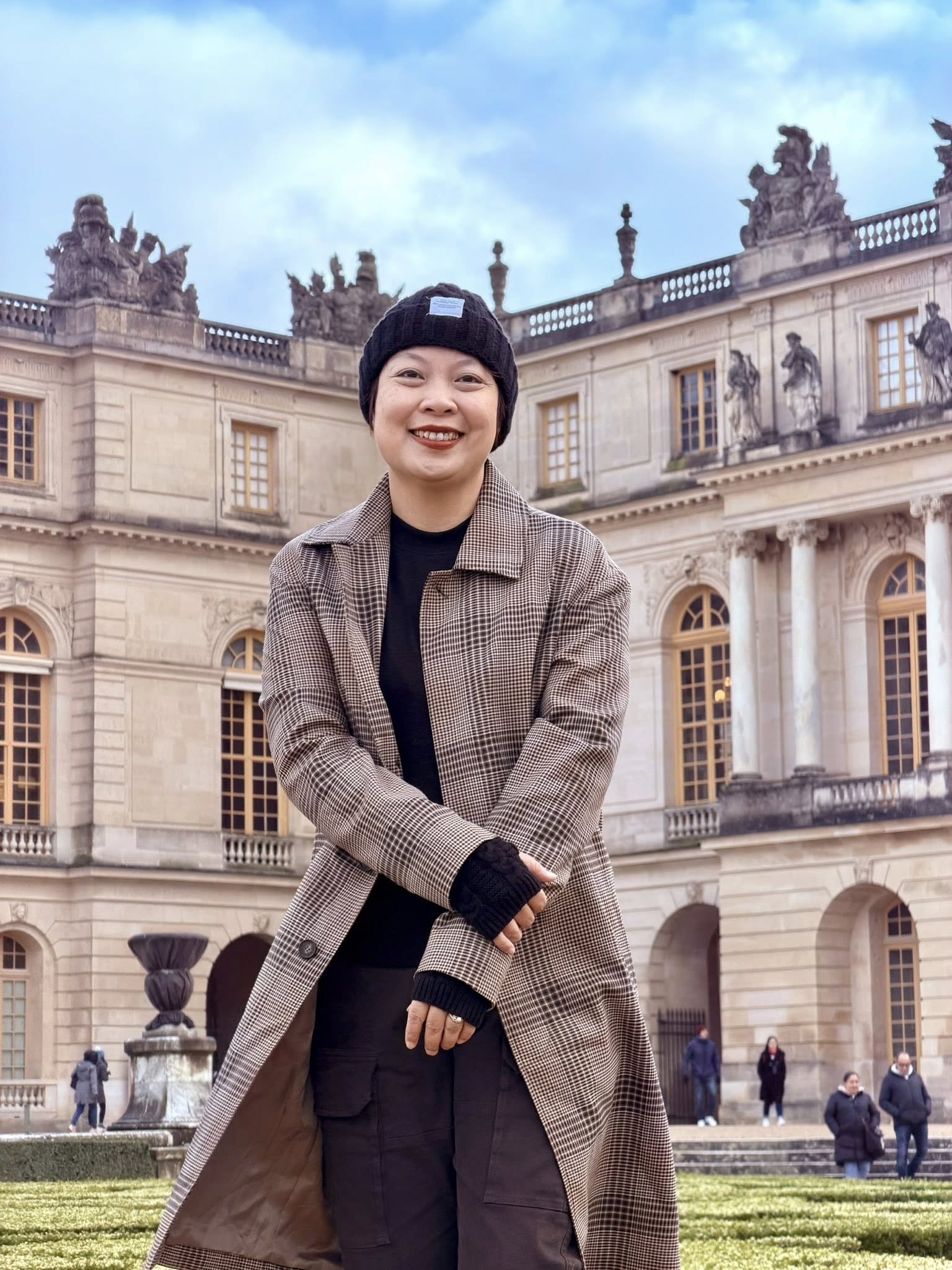 Được vinh danh, đạo diễn ‘Mưa đỏ’ nói vẫn áp lực nhất điều này - Ảnh 2.