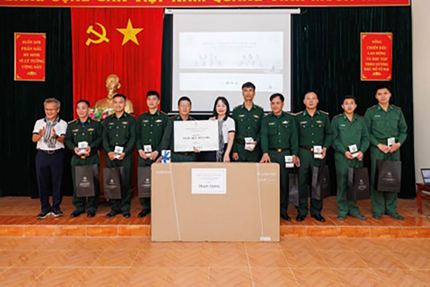 Hành trình Từ Trái Tim tiếp lửa người lính biên phòng nơi cực tây Tổ quốc - Ảnh 4.