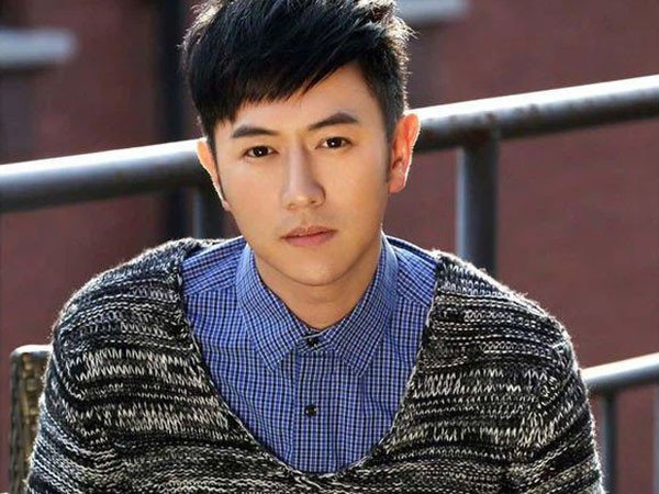 Hoàng đế đẹp nhất màn ảnh tụt dốc nhan sắc trầm trọng, hết thời còn bị tố hại người khác mất mạng- Ảnh 2.