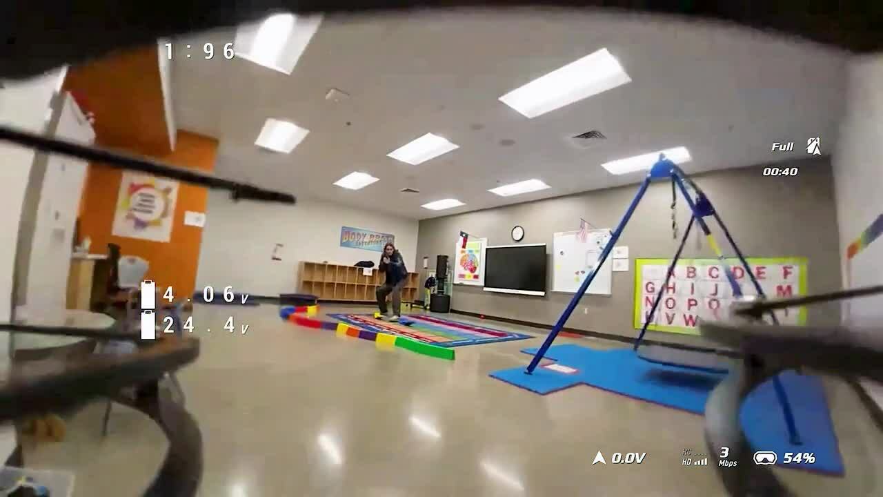 Hai bang ở Mỹ dùng drone ngăn chặn xả súng trường học