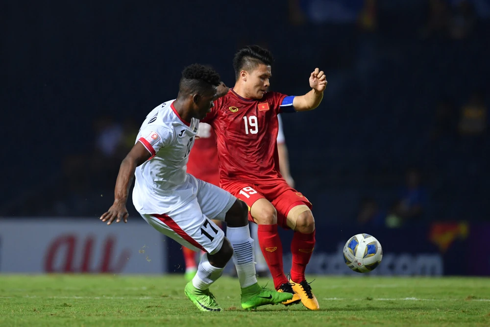 Phong độ ổn định giúp Quang Hải cùng các tuyển thủ Việt Nam thăng tiến mạnh mẽ trên bảng xếp hạng FIFA. Ảnh: CCT. tuyen-viet-nam-phong-thu-kin-ke-thai-lan-tang-toc (4).jpg