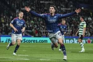 Arsenal nhấn chìm Sporting ở phút bù giờ