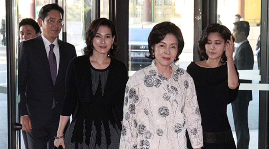 1775717467 674 Cau chuyen am anh gia toc Samsung suot 2000 ngay