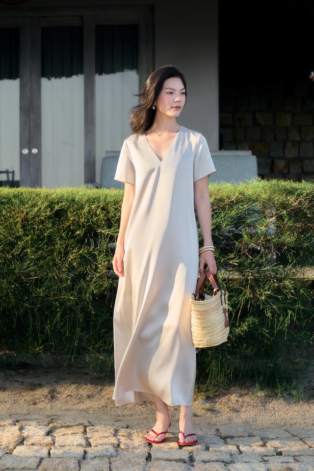 Váy suông dài từ linen, lụa, tơ là xu hướng nổi bật mùa nắng- Ảnh 6.