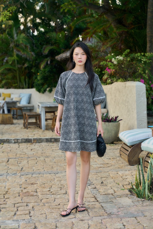 Váy suông dài từ linen, lụa, tơ là xu hướng nổi bật mùa nắng- Ảnh 9.