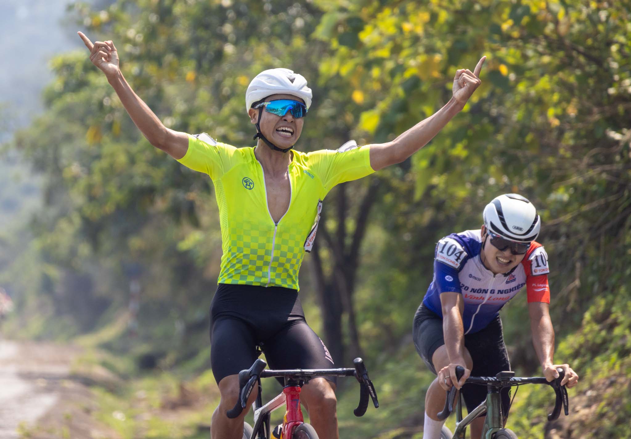 Chặng 7 cuộc đua xe đạp Cúp truyền hình TP HCM 2026: Đặng Thành Được tạm giữ Áo chấm đỏ  - Ảnh 10.