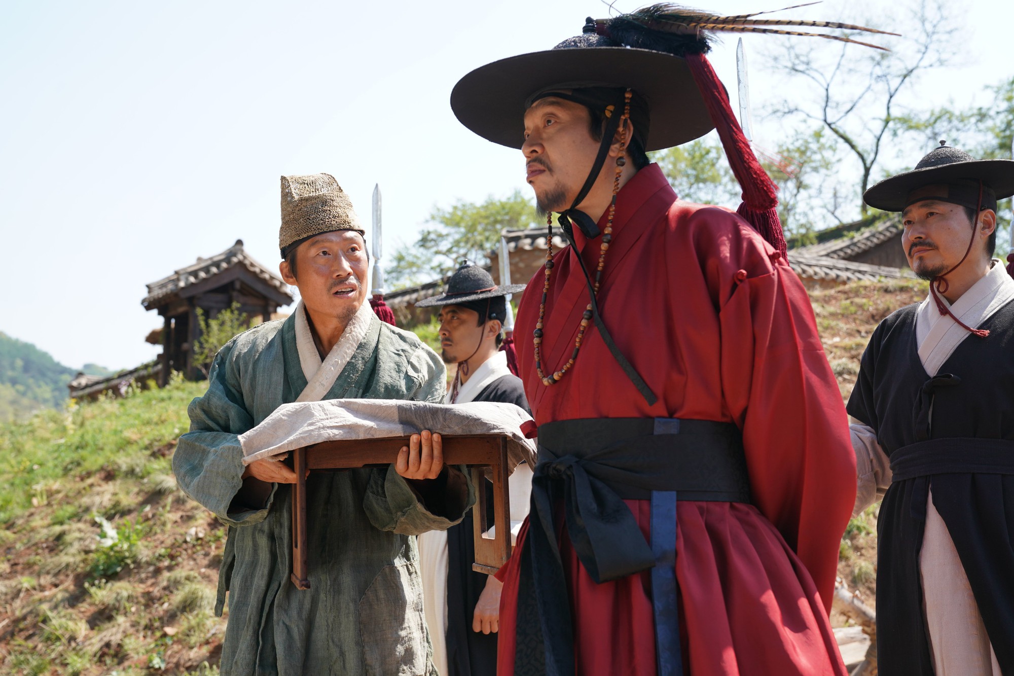 Dưới Bóng Điện Hạ: Đủ sâu để chạm, đủ day dứt để nhớ, một chữ “nể” không đủ để khen- Ảnh 12.