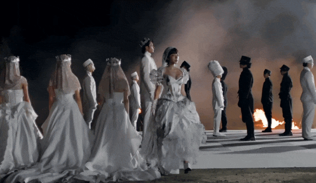 1775722158 789 My nhan tram ty showbiz Viet ra nhac la flop