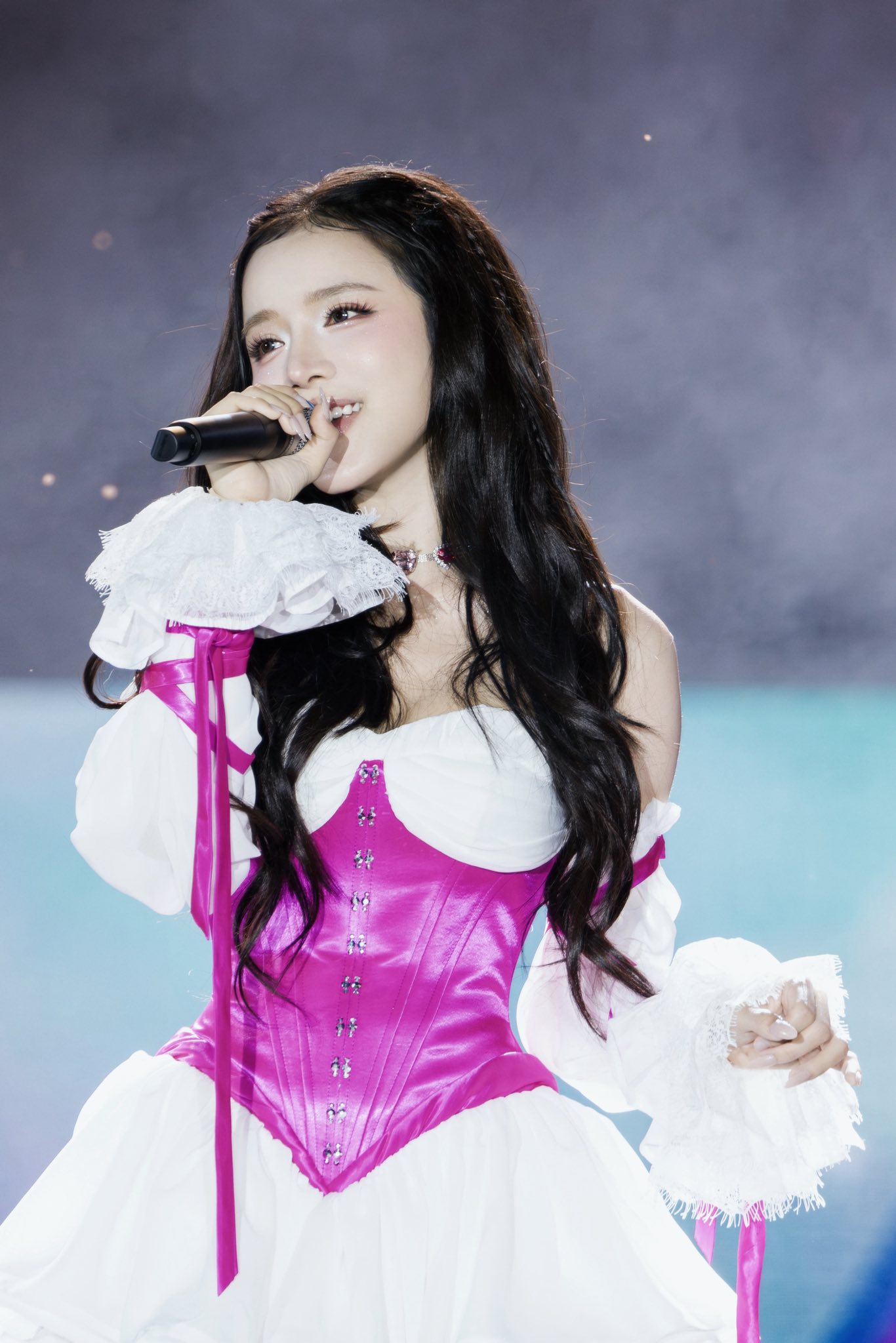 1775722168 125 My nhan tram ty showbiz Viet ra nhac la flop