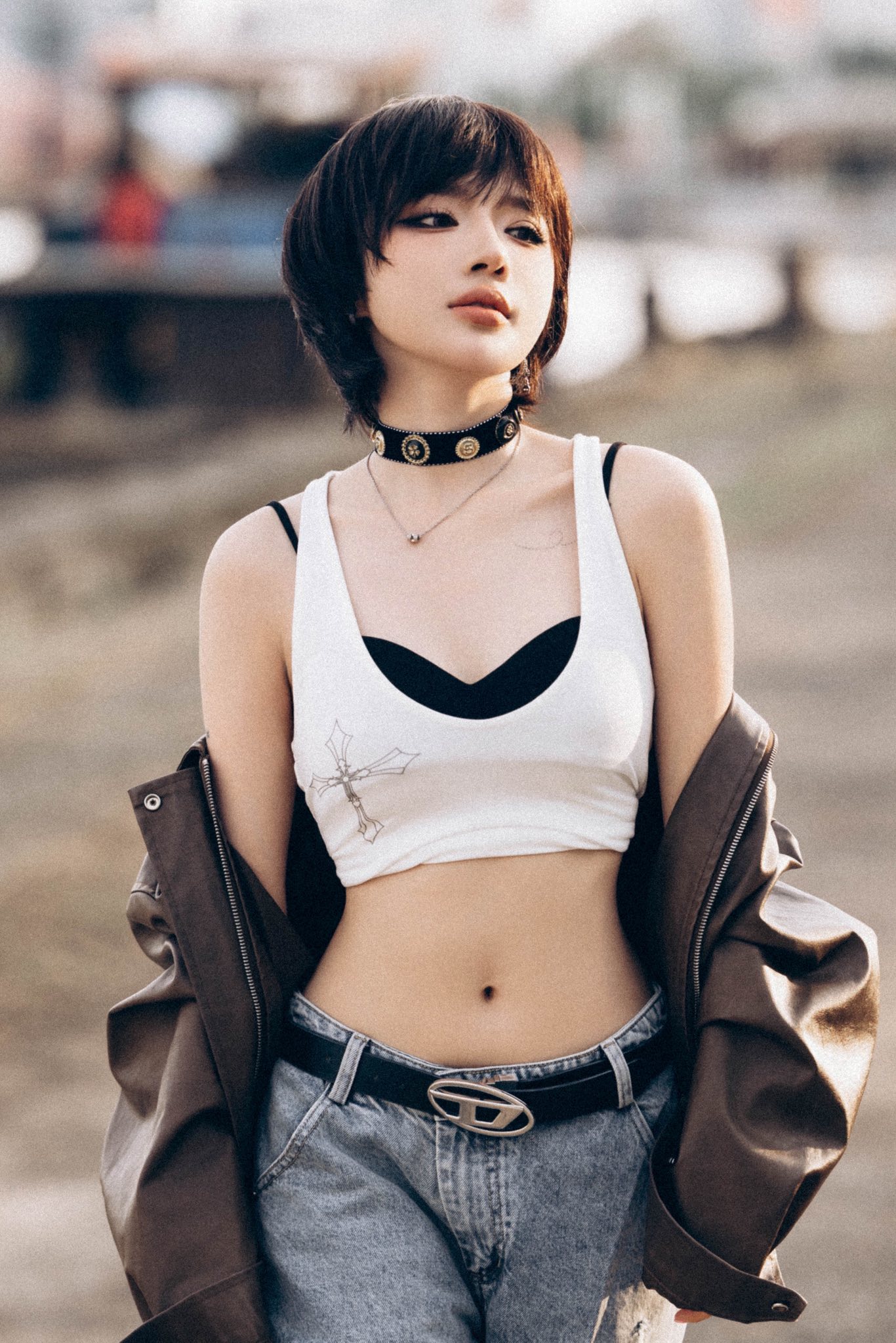 1775722174 395 My nhan tram ty showbiz Viet ra nhac la flop