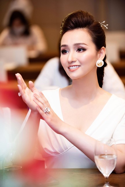 Cuộc sống an yên, tự tại trong biệt thự triệu đô của 