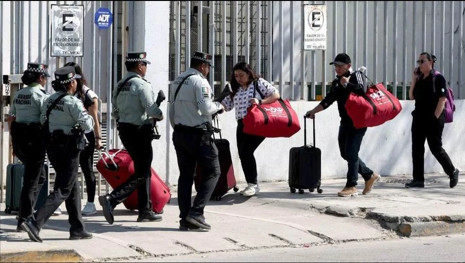 Các sân bay quốc tế ở Mexico sặc mùi súng đạn... Ảnh: Bola World- Cup- 2026-3.jpg