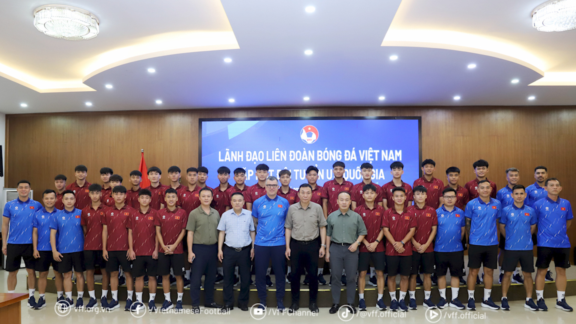 Chủ tịch VFF Trần Quốc Tuấn nhắc nhở rất hay những điều U.17 Việt Nam cần tránh ở Indonesia  - Ảnh 1.