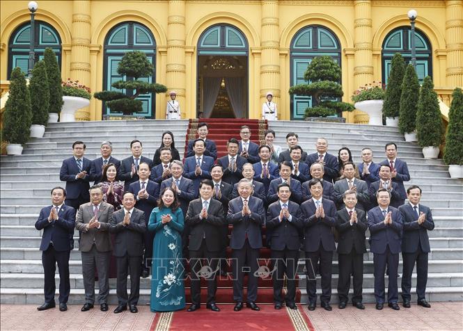Bàn giao công tác giữa Tổng Bí thư, Chủ tịch nước Tô Lâm và nguyên Chủ tịch nước Lương Cường - Ảnh 5.