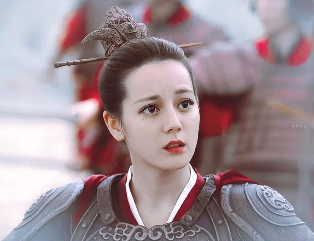 “Địch Lệ Nhiệt Ba có biết xấu hổ không vậy?”- Ảnh 7.