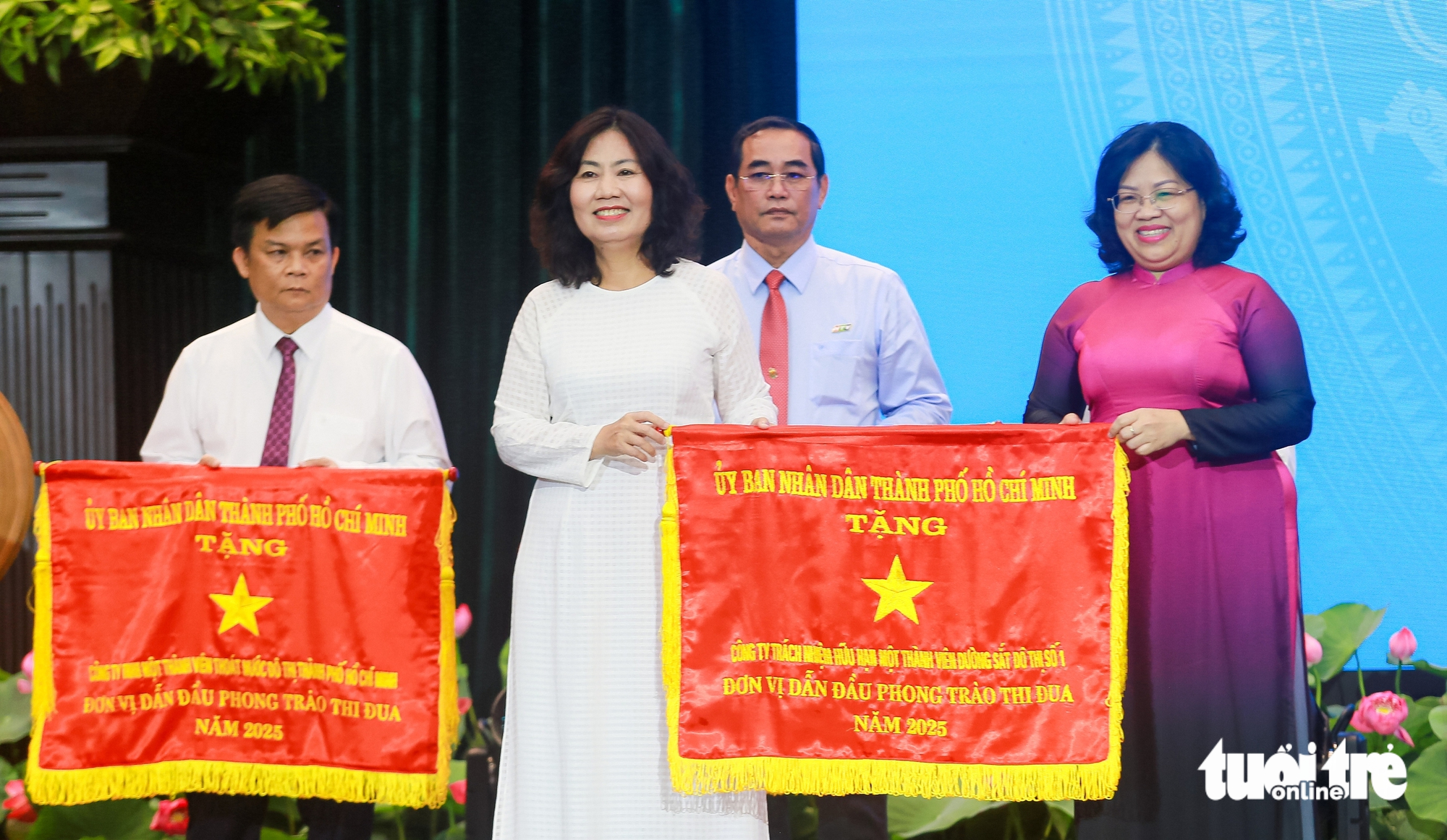 TP.HCM trao 87 huân chương lao động cấp Nhà nước, 25 cờ thi đua tại hội nghị yêu nước - Ảnh 4.