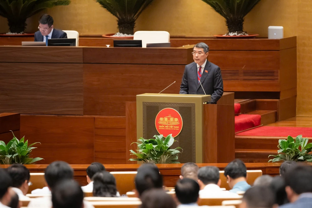 Thủ tướng Lê Minh Hưng trình bày báo cáo về tình hình kinh tế - xã hội trước Quốc hội. Ảnh: QH le-minh-hung-2.jpg