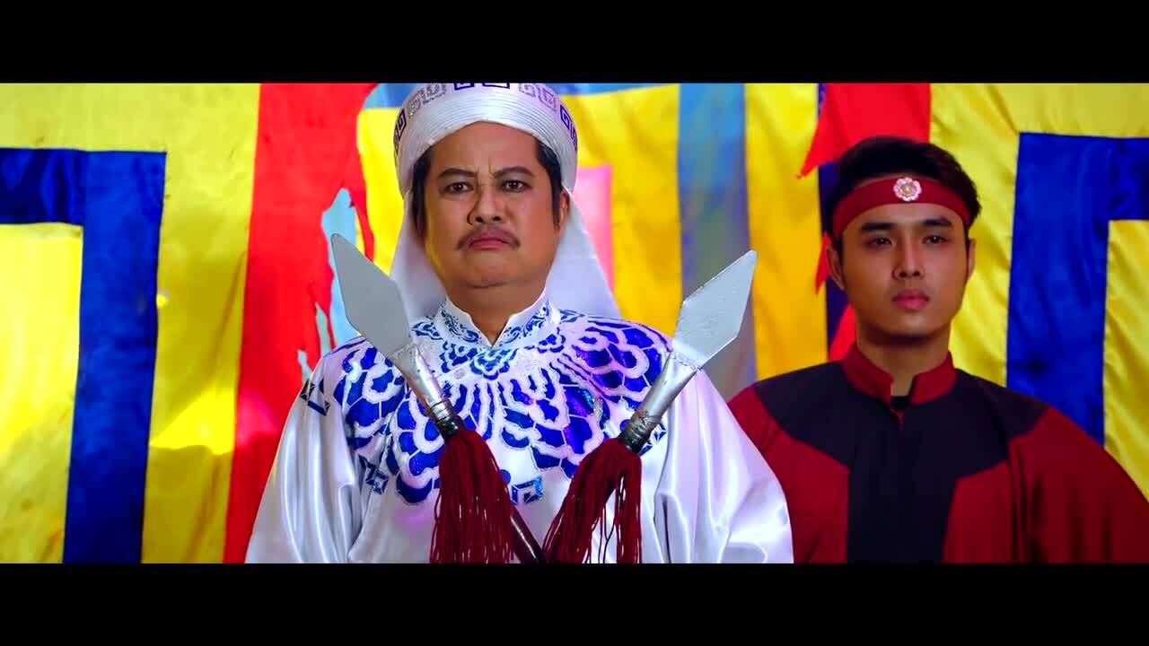 Nghệ sĩ Thanh Nam, Ngọc Giàu diễn trích đoạn "Tiếng trống Mê Linh" trong phim "Sài Gòn, anh yêu em"