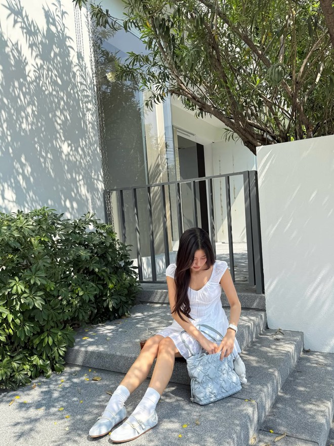 Giày búp bê đế bệt giúp nàng di chuyển linh hoạt mỗi ngày 9 Giày búp bê đế bệt giúp nàng di chuyển linh hoạt mỗi ngày - Ảnh 9.