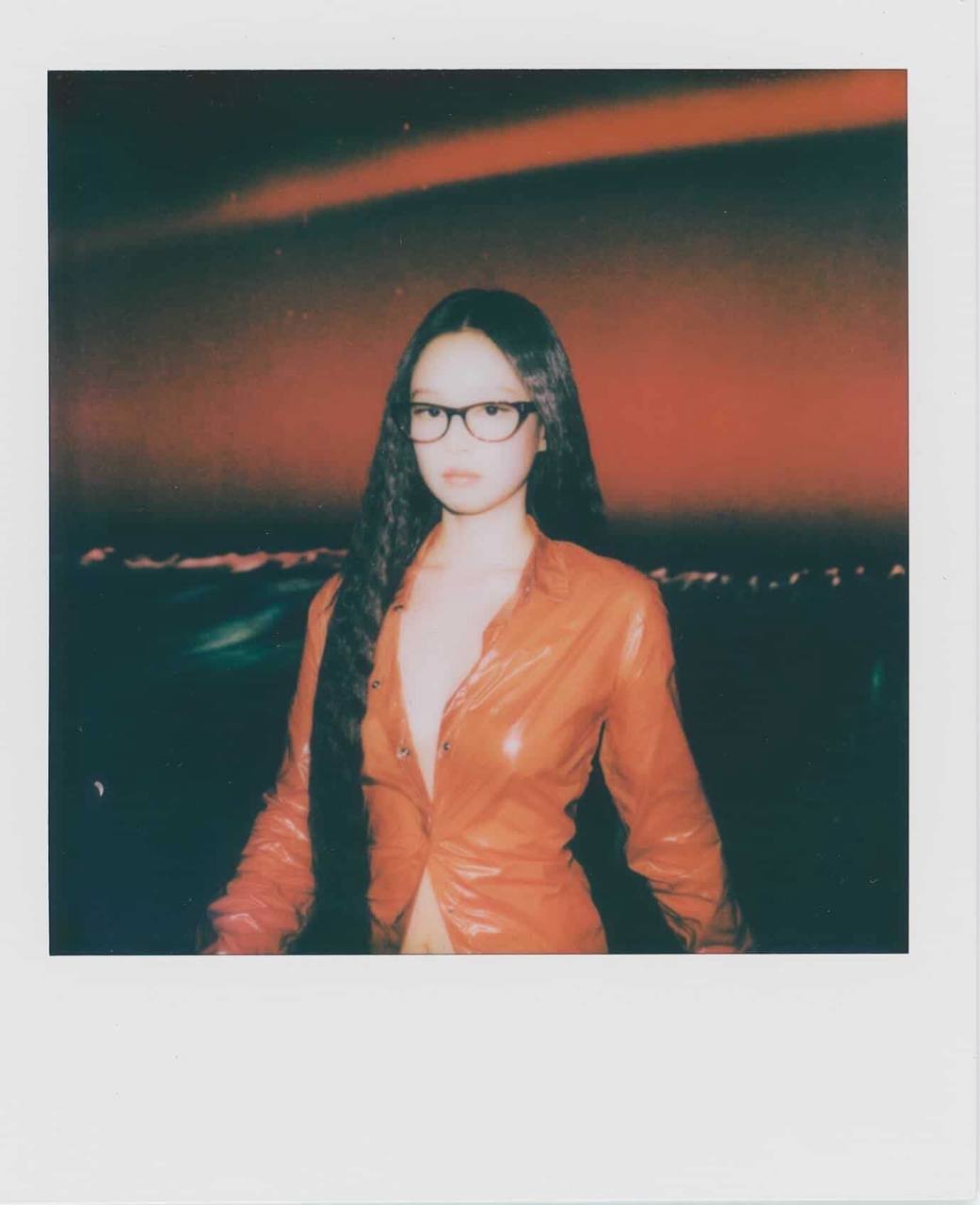 1775733893 24 Ray Ban chinh thuc goi Jennie bang title cuc oach bo