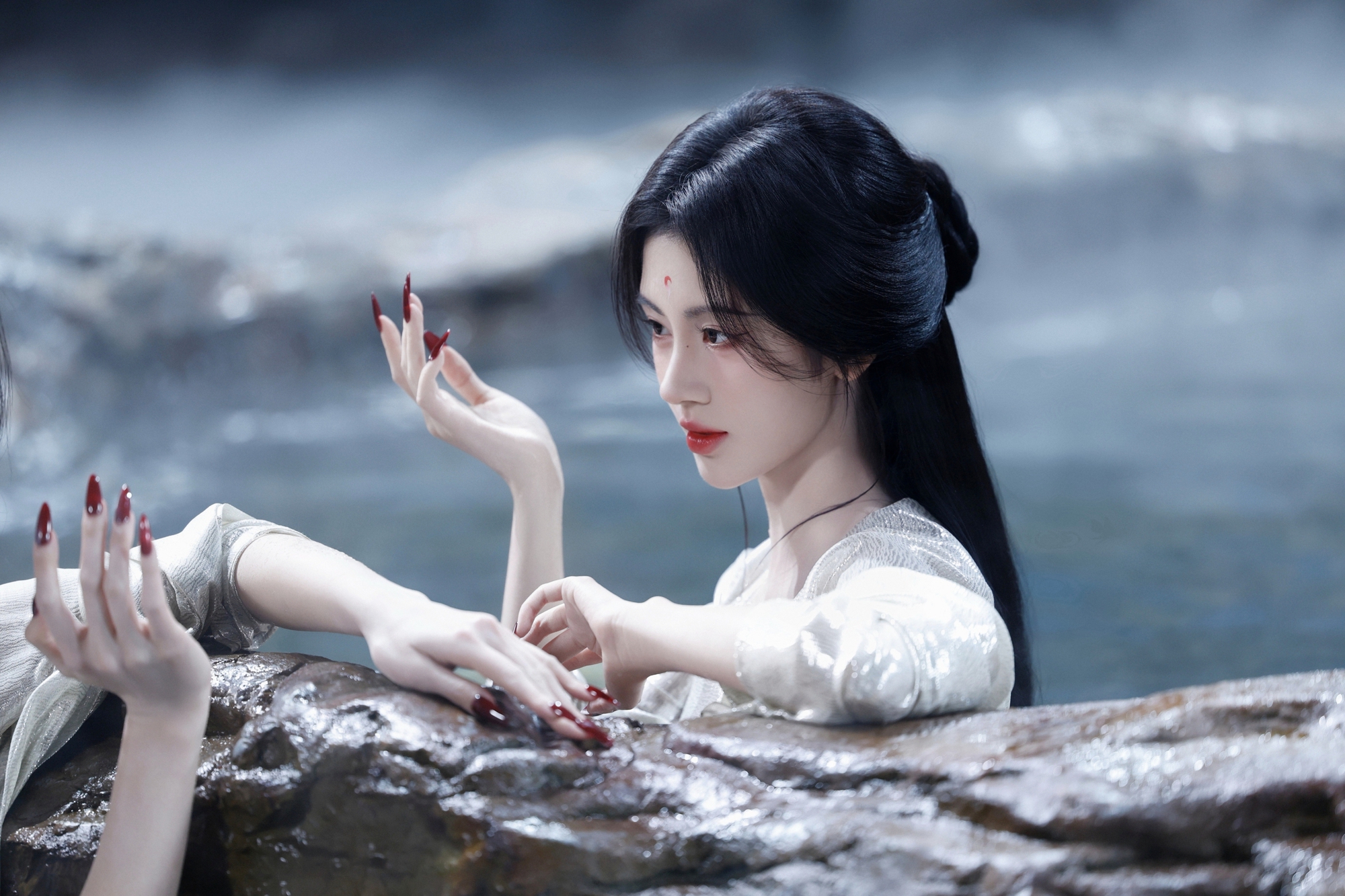 Nàng hồ ly đẹp nhất Trung Quốc hiện tại: Gương mặt chứa cả thiên hà nhan sắc, vừa thánh khiết vừa tàn nhẫn mới tài- Ảnh 2.