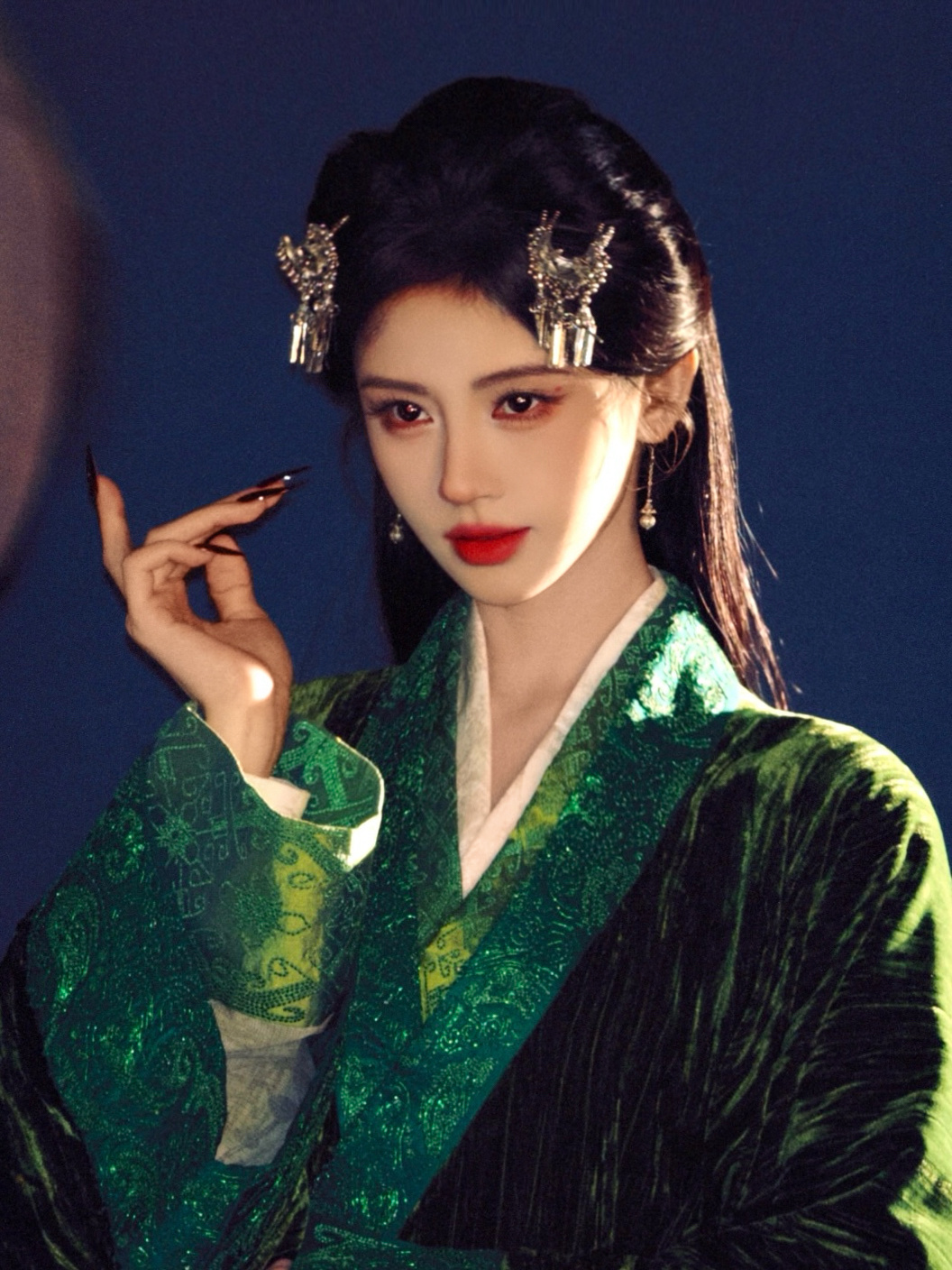 Nàng hồ ly đẹp nhất Trung Quốc hiện tại: Gương mặt chứa cả thiên hà nhan sắc, vừa thánh khiết vừa tàn nhẫn mới tài- Ảnh 12.