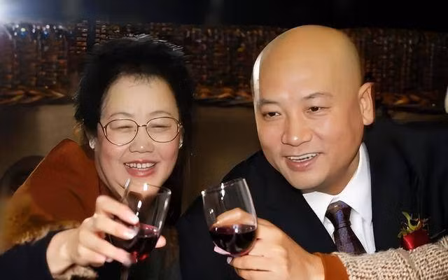 1775738889 264 Duong Tang Tri Trong Thuy tieu tuy trong le tang.avif